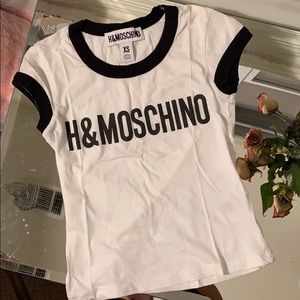 H&MOSCHINO TSHIRT